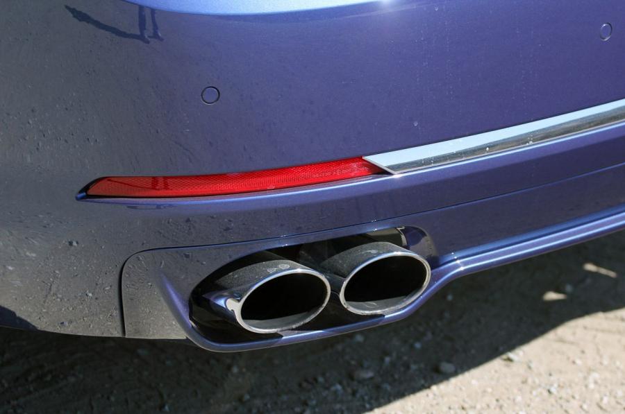 Детали экстерьера Alpina B7 Bi-Turbo (F01) 2012 года  (фото 32 из 80)